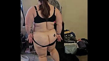 Preview 3 of Indian N R I Sex - bbw dance to milkshake