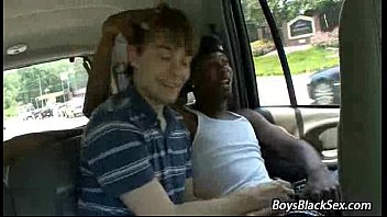 Preview 1 of Mae Na Pica Do Filho - Blacks On Boys - Interracial Gay Hardcore Bareback Fucking 12