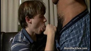 Preview 4 of Mae Na Pica Do Filho - Blacks On Boys - Interracial Gay Hardcore Bareback Fucking 12