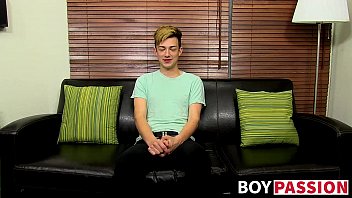 Preview 2 of Sex Vedevo Com - Cock whore Silas Gray loves to be dominated by big dicks