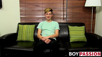 Preview 3 of Sex Vedevo Com - Cock whore Silas Gray loves to be dominated by big dicks