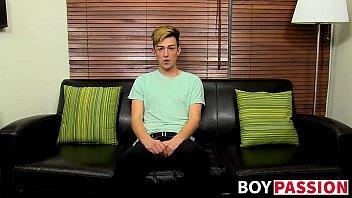 Preview 1 of Sex Vedevo Com - Cock whore Silas Gray loves to be dominated by big dicks