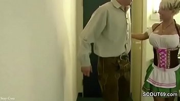 Preview 1 of School Ki Ladki Hai Xxx - Teeny im Dirndl fickt mit einem Fremden nach dem Oktoberfest