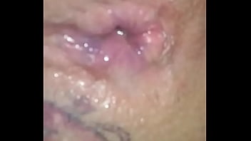 Preview 2 of Bed Sex Deutsch - Guspindo a porra do cuzinho