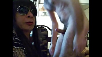 Preview 1 of Teacher Milf - Chupando pija al portero de casa