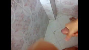 Preview 1 of Rub In Gym - chorros de semen