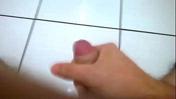 Preview 1 of Horse Fucking Slut - meu pau gozando