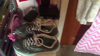 Preview 1 of Mom All Friend - pissing in my wife&#039_s tennis shoes