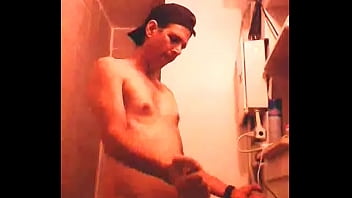 Preview 2 of Cumeat Amateur - TRIM 20160429 213652