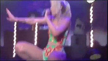 Preview 2 of Hindi Fulsexvideo - Iggy Azalea Twerking On Stage! Ohhhhh!!! 6-17-13 @GhostAkaKenjiNY