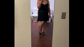 Preview 1 of Kocokin Di Mobil - My youngest cousin is getting married in oct. We had a little party so I wore one of my fav dresses and did some light ma ...