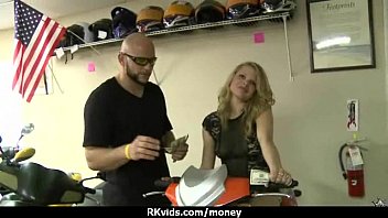 Preview 3 of Beer Can Insertions - Amateu Teens Love Money 21