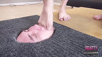 Preview 2 of Nepali Xxx Ful Movi - Orias Bastet Luna Vera Use the Facebox Foot Cleaner