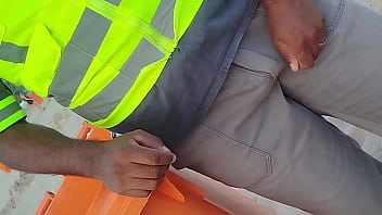 Preview 1 of Porn Keter - Levando o trabalhador tesudo pra casa