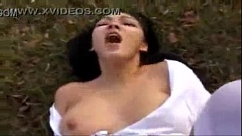 Preview 3 of Girls Poop In Porta Potty - Gostosa foda em publico