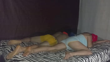 Preview 1 of Alura Jenson Brezzars Com - MADRASTRA E HIJASTRO SE DAN UN DESCANSO EN LA CAMA Y LUEGO LLEGA UN FANTASMA PARA HACER TRAVESURAS JUNTOS!! EL FANTASMA SE FOLLA AL MACHO Y A LA HEMBRA. PORNO REAL CASERO. 2
