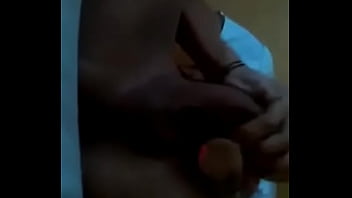 Preview 3 of Bigck Bla - Menino se masturbando na cama
