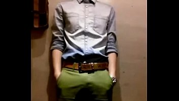Preview 1 of Xxx Yippie - trai cong so thu dam