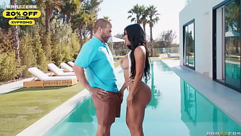 Preview 3 of Elsie Belle - Trophy Wife&#039_s Wet Seduction.Sara Retali / Brazzers/Enter promo code xvpromo at checkout