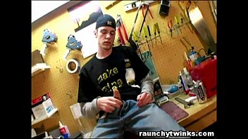 Preview 2 of 2o17hdsex - Horny Dude Caught Jerking Off At His Work Station