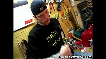 Preview 1 of 2o17hdsex - Horny Dude Caught Jerking Off At His Work Station
