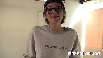 Preview 1 of Xoxoxo Jav Arabada Zorla Sikiyor - Audrey Luna POV Blowjob interview HD