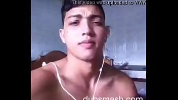 Preview 1 of Cocuk Osbir - garoto conhecido na Punheta no dubsmash