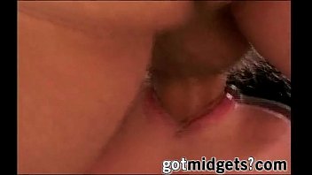 Preview 2 of Mom And Son Sleeping Te - Poor Midget Man Fucks 2 Extra BBW On Ring