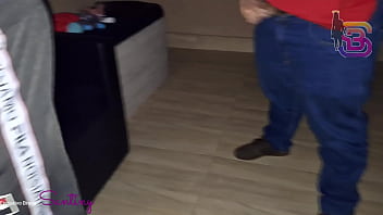 Preview 2 of Low Quality Xnxx Videos - Pessoal se dando bem,  comendo a gostosa de Goi&acirc_nia rabuda safada e no final bebe todo o leitinho