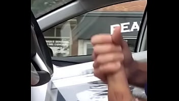 Preview 1 of Tamil Bulu Filimcom - Jorrando leite no carro