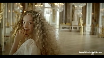 Preview 1 of Teen On Bbc Fisted - Alexia Giordano Versailles S01E01 2015