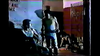 Preview 3 of 2000xxx Video Hd - Dingding lang ang pagitan 1986