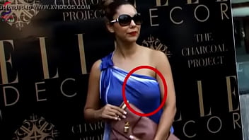 Preview 3 of My Fish Porn - gauri khans boobs exposed in public