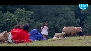Preview 3 of Stepmom And So Infront Of Father - Hot Shobhana and Nagarjuna Romantic Masala Scene