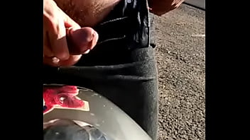 Preview 2 of Very Fare Girl Fuck - Motoqueiro gozando em cima da moto
