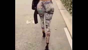 Preview 1 of Gadis Bohay Indo - Hermoso culo en la calle