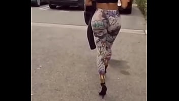 Preview 4 of Gadis Bohay Indo - Hermoso culo en la calle