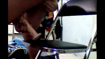 Preview 2 of Fatm Mmm - Tv de closet metiendose dildo
