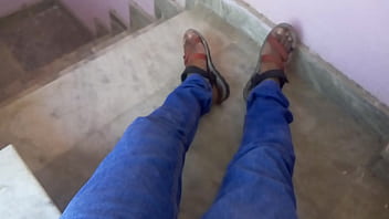 Preview 1 of Di Paksa Saat Pijat - Masterrburate in jeans on the in roof