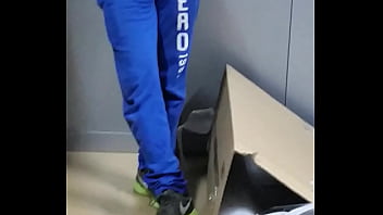 Preview 1 of Main Seperma - Paquete bulge latino
