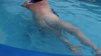 Preview 2 of Setup Moments Mom - 20150724 swimming pool 01.MOV