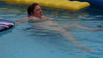 Preview 3 of Setup Moments Mom - 20150724 swimming pool 01.MOV
