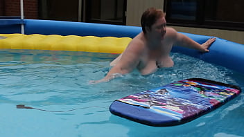 Preview 1 of Setup Moments Mom - 20150724 swimming pool 01.MOV