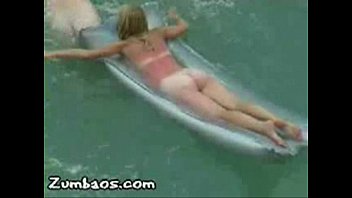 Preview 1 of Teeni Camee - En la playa