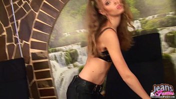 Preview 3 of Xxx Hot Mom In Son Littil - Check out my 18yo ass in these skin tight jeans