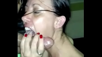 Preview 2 of New 2019 Sexy Movies Sliping - Morocha Misionera Fiestera v&iacute_deo enviado por Whatsapp