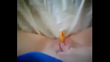 Preview 1 of Sunny Liony New Xxx - masturbandose con un pollo