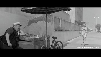 Preview 3 of Hetero Forcer - Stefania Sandrelli in I Knew Her Well 1965