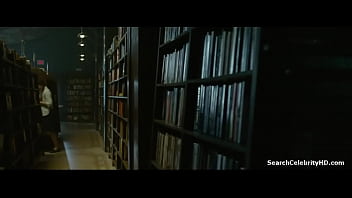 Preview 4 of Inocent Girl Fast Time Sex - Rosamund Pike in Gone Girl 2017