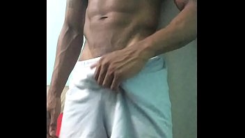 Preview 1 of Download Game Hentai - Lucas Scudellari de rola dura no shorts